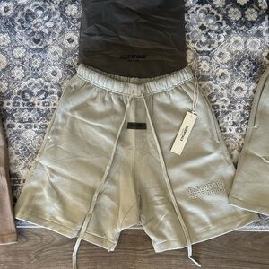 Essentials Shorts